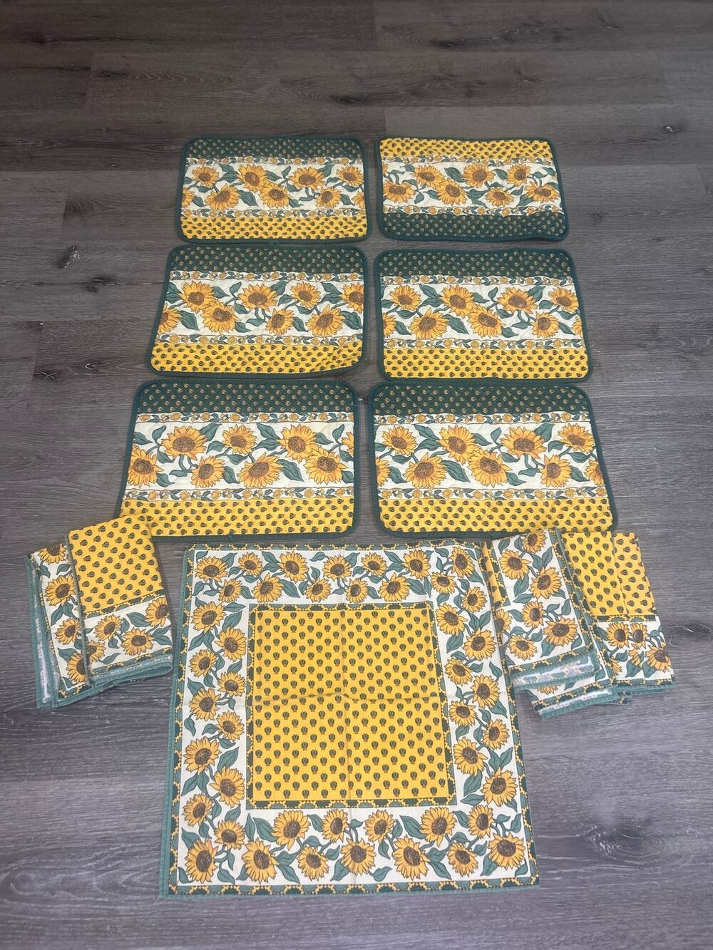 VTG Sunflower Quilted Placemats & Napkins Set (6 Mats, 6 Napkins)